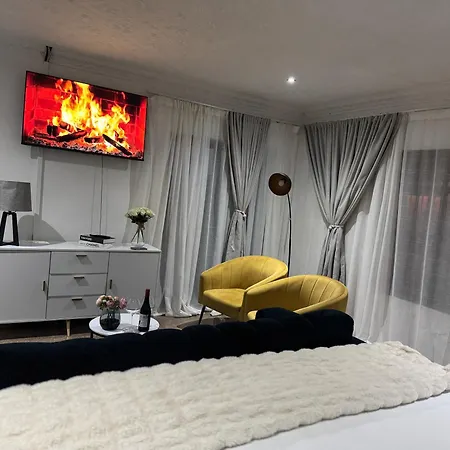 Homelyvest Guesthouse Carletonville Exterior photo