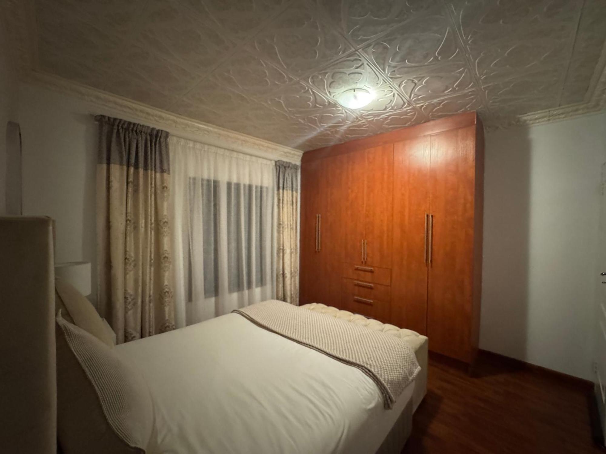 Homelyvest Homestay *